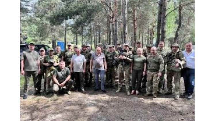 Підтримали захисників України
    
