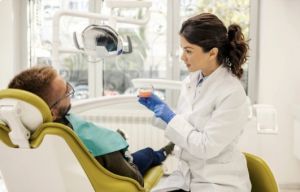 Стоматолог