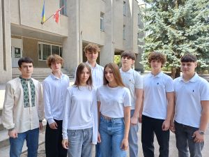 Студенти