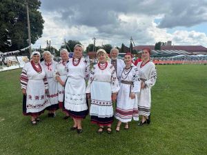 білин