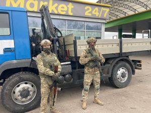 військові допомога в газету