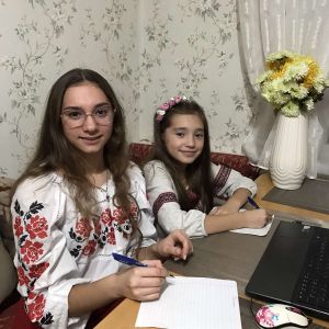Сестри Катерина (студентка коледжу) та Таїсія Куліковські